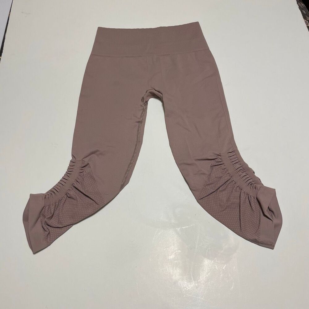 Lululemon Awakening Crop Leggings, Size 4, Mauve gorpcore yoga - Picture 13 of 13